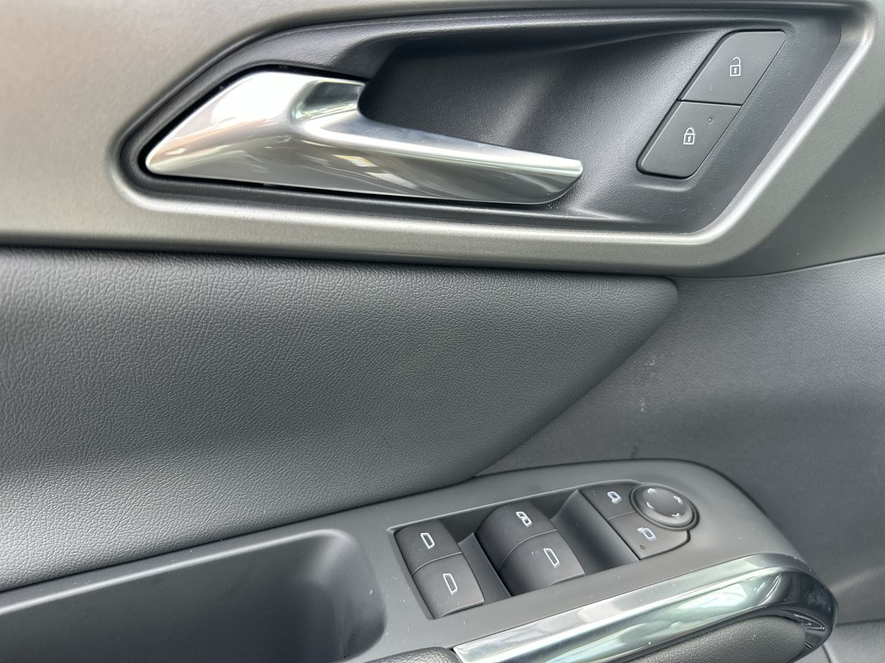 2025 Chevrolet Traverse LT - Photo 23
