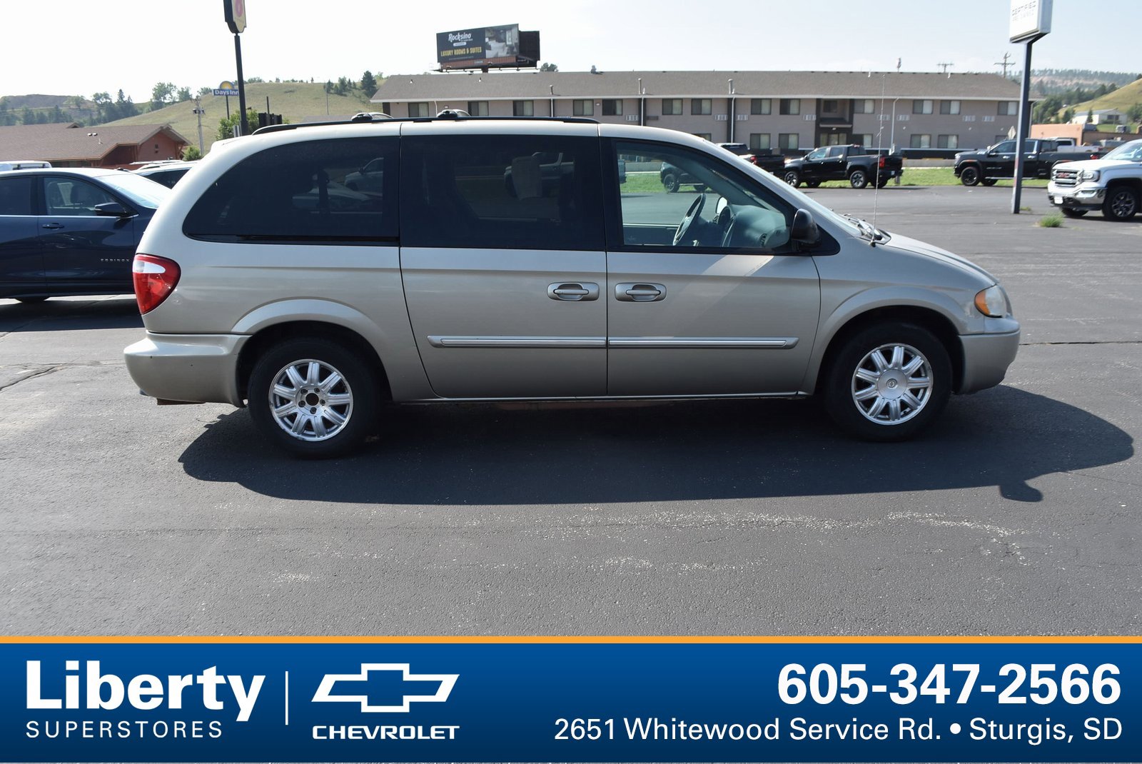 Used 2006 Chrysler Town & Country Touring with VIN 2A8GP54L86R725266 for sale in Sturgis, SD