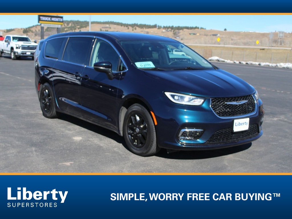 2023 Chrysler Pacifica Touring L's photo