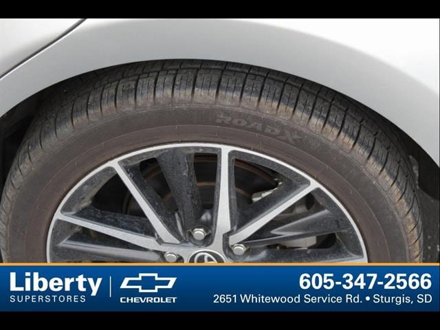 2023 Toyota Camry SE - Photo 10