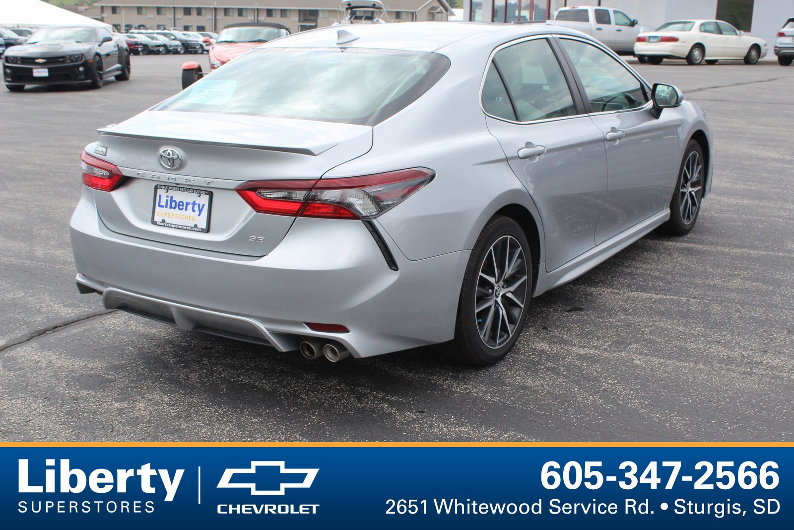 2023 Toyota Camry SE photo 3