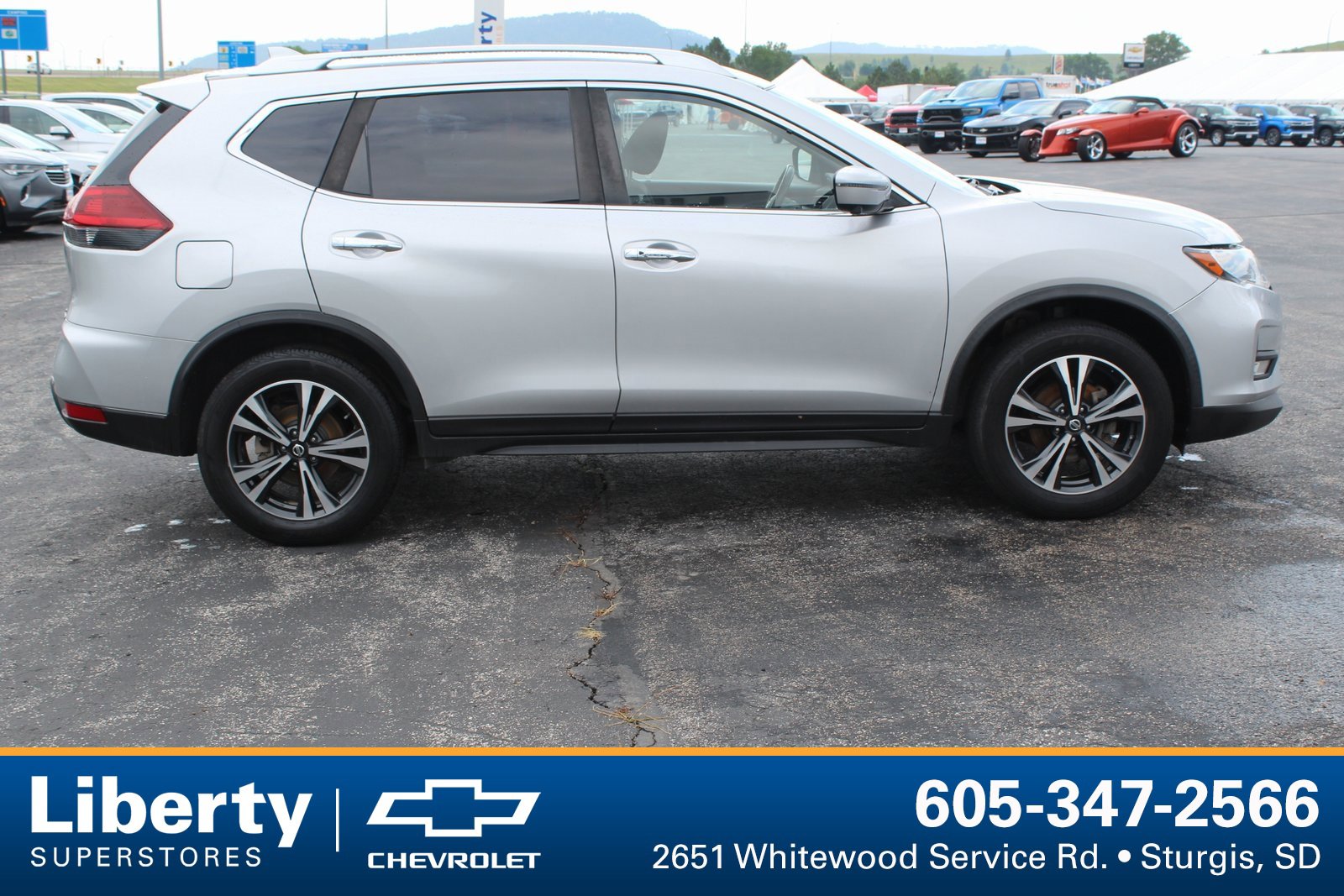 2020 Nissan Rogue SV photo 3