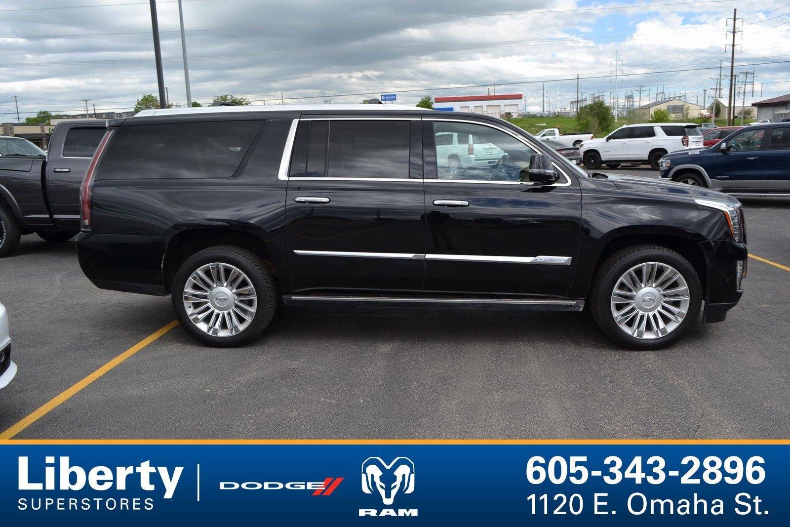 Used 2017 Cadillac Escalade ESV Platinum with VIN 1GYS4KKJXHR230094 for sale in Sturgis, SD