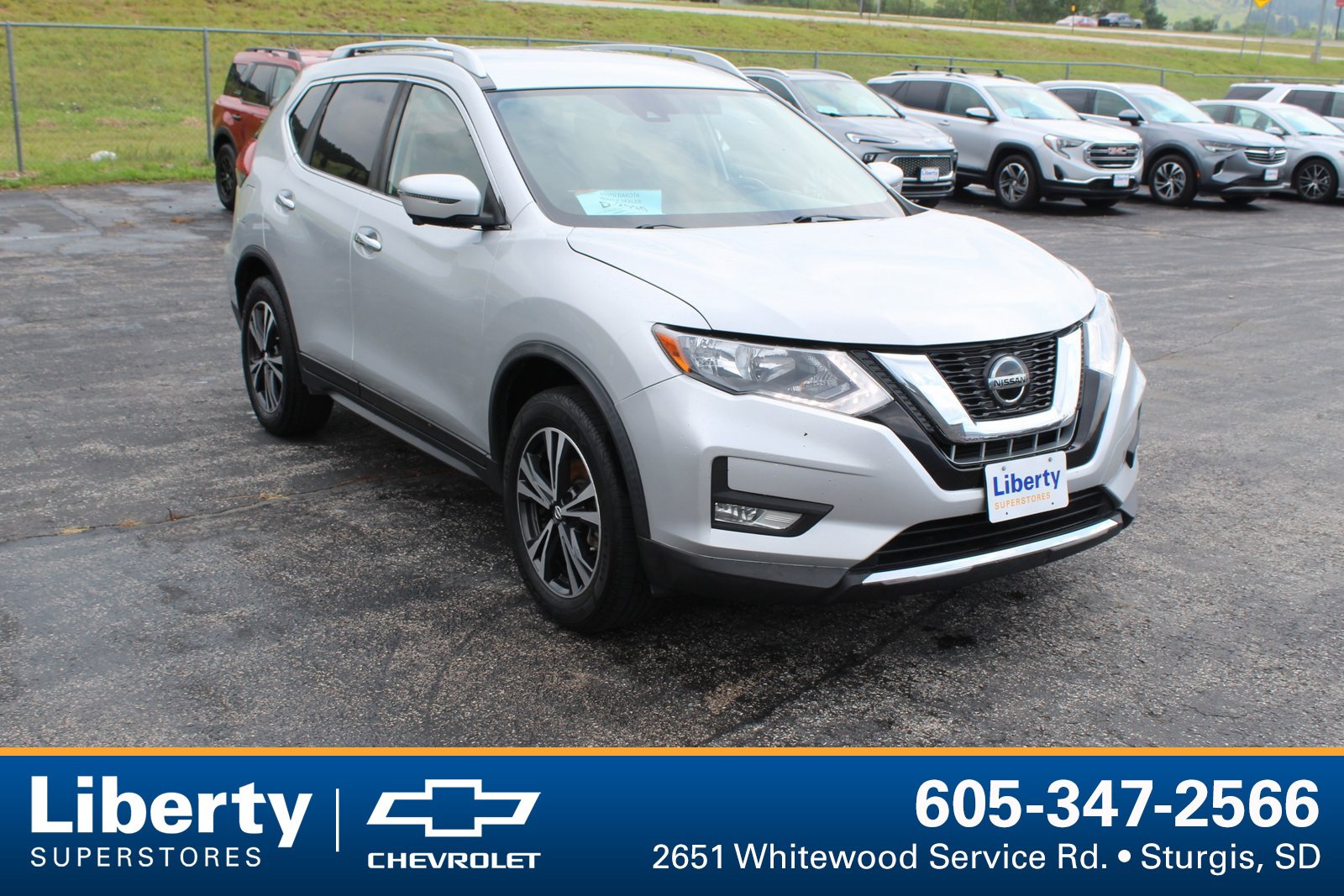 2020 Nissan Rogue SV photo 2
