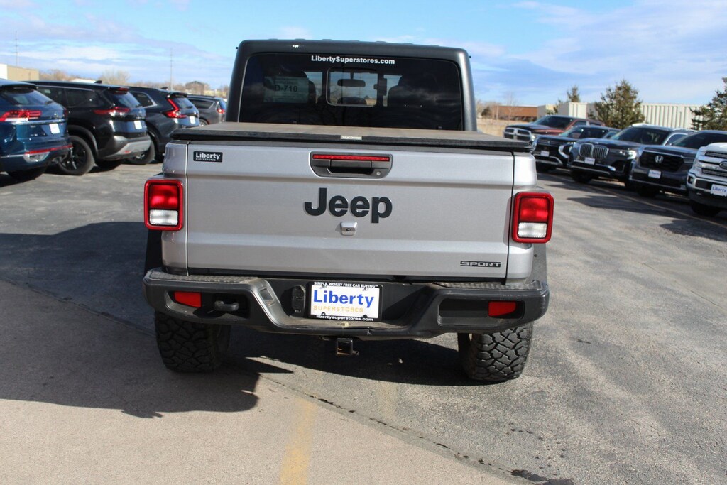 Used 2020 Jeep Gladiator Sport Truck Crew Cab
