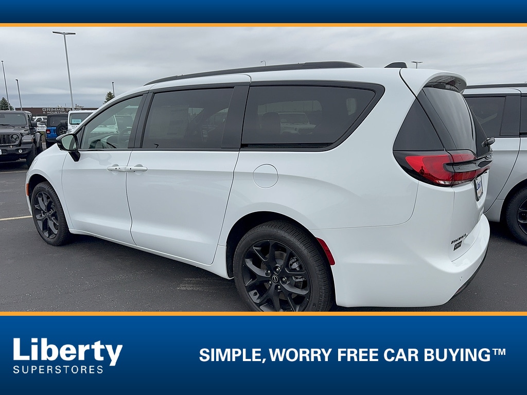 New 2026 Chrysler Pacifica Limited AWD Passenger Van