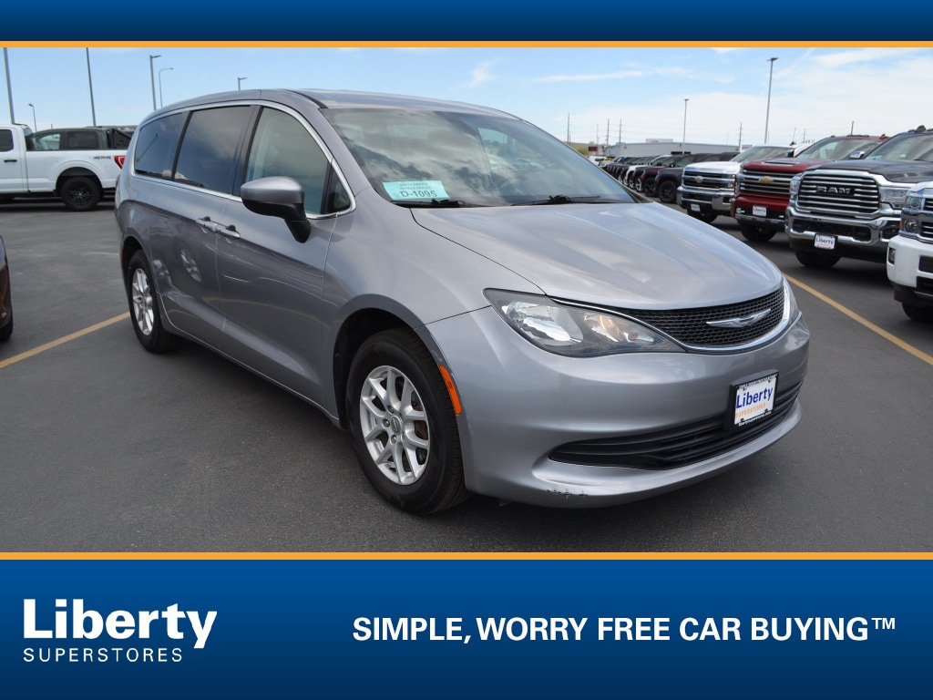 Used 2017 Chrysler Pacifica Touring Van