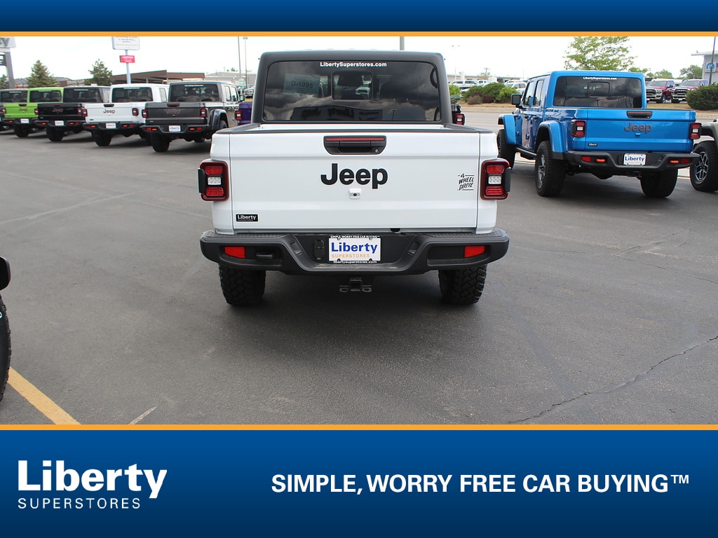New 2026 Jeep Gladiator Willys 4x4 Pickup