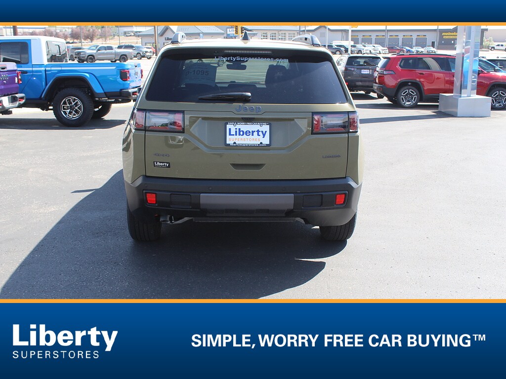 New 2026 Jeep Cherokee Laredo 4x4 Sport Utility