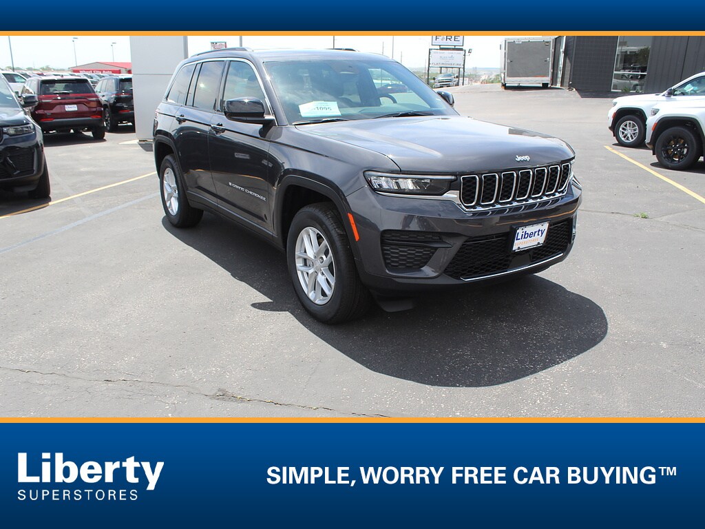 New 2026 Jeep Grand Cherokee Laredo 4x4 Sport Utility