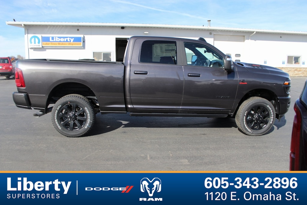 New 2026 Ram 3500 LARAMIE CREW CAB 4X4 6'4 BOX Pickup