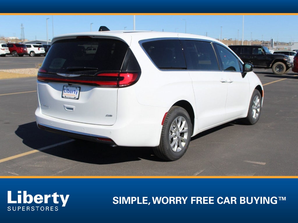 New 2026 Chrysler Pacifica Select AWD Passenger Van