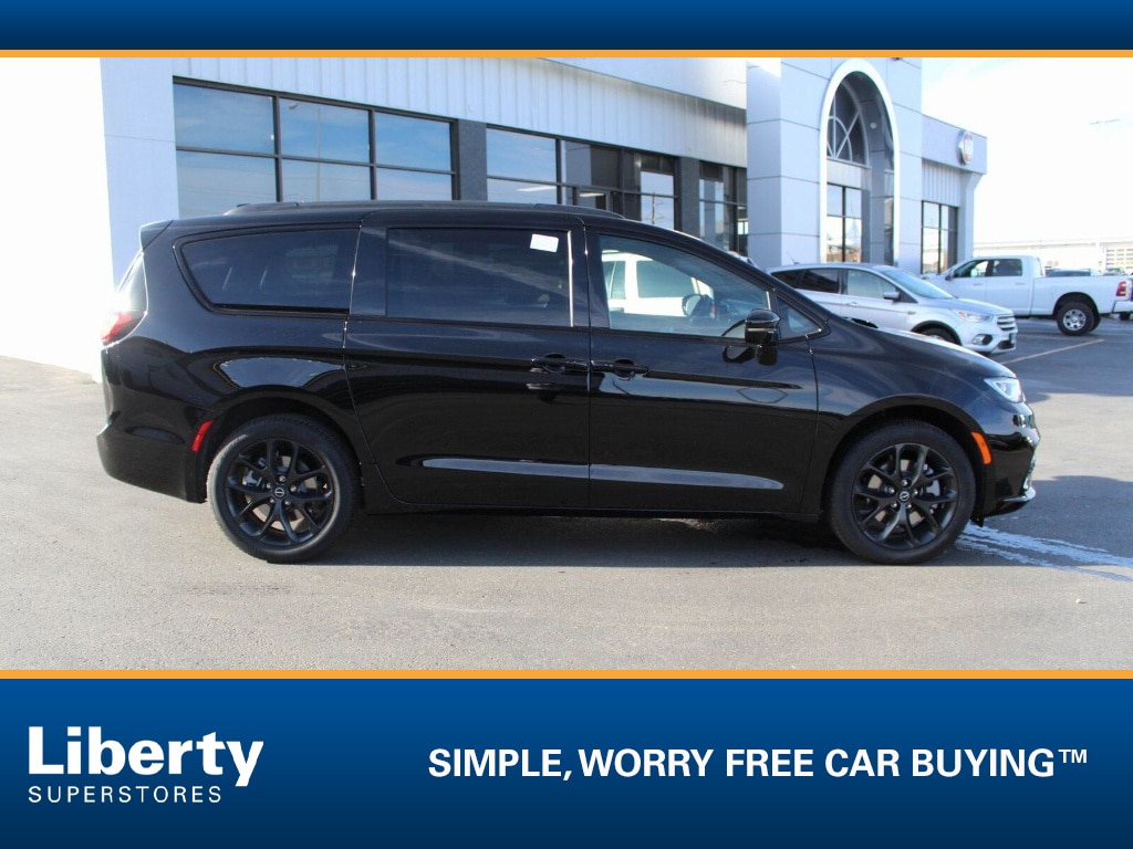New 2026 Chrysler Pacifica Limited AWD Passenger Van