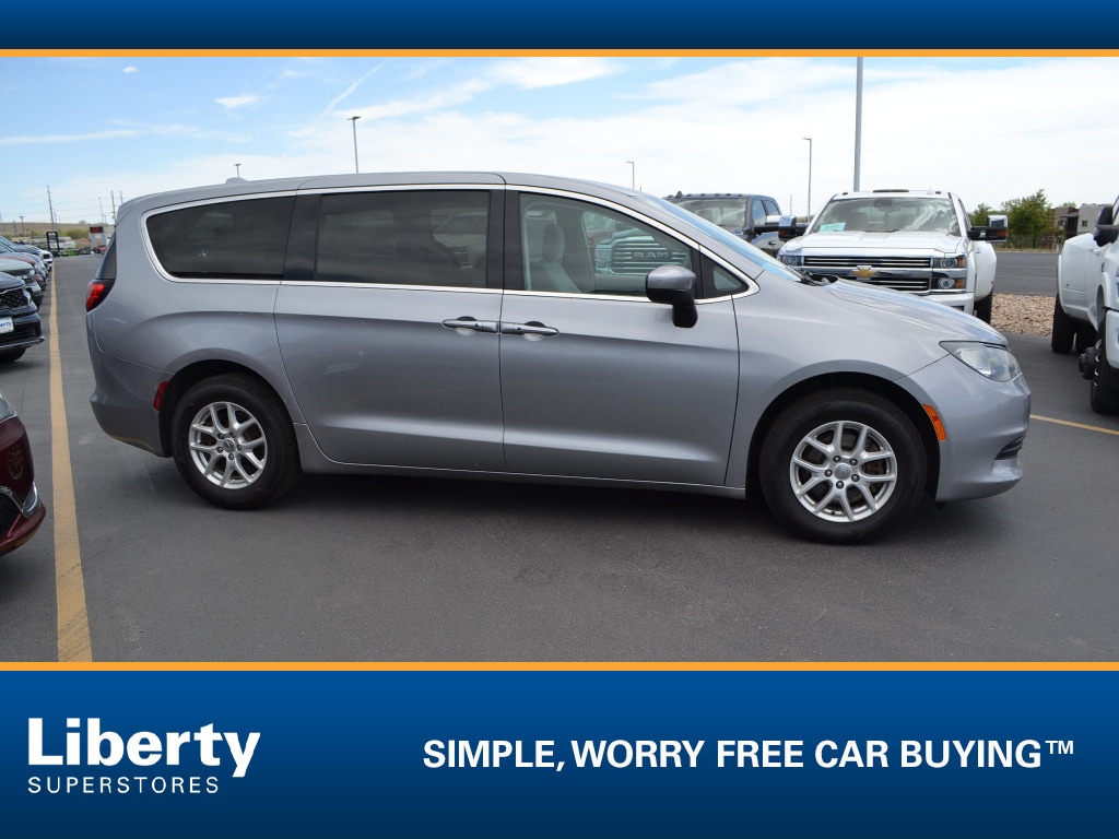 Used 2017 Chrysler Pacifica Touring Van