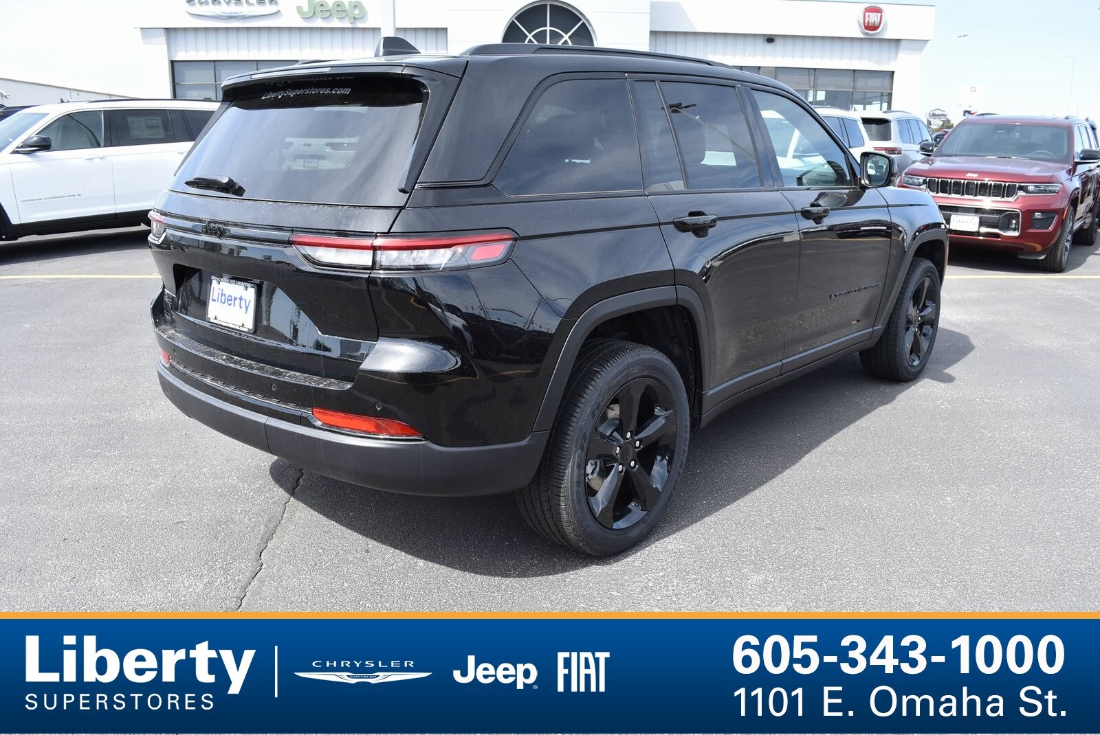 2025 Jeep Grand Cherokee Altitude photo 3