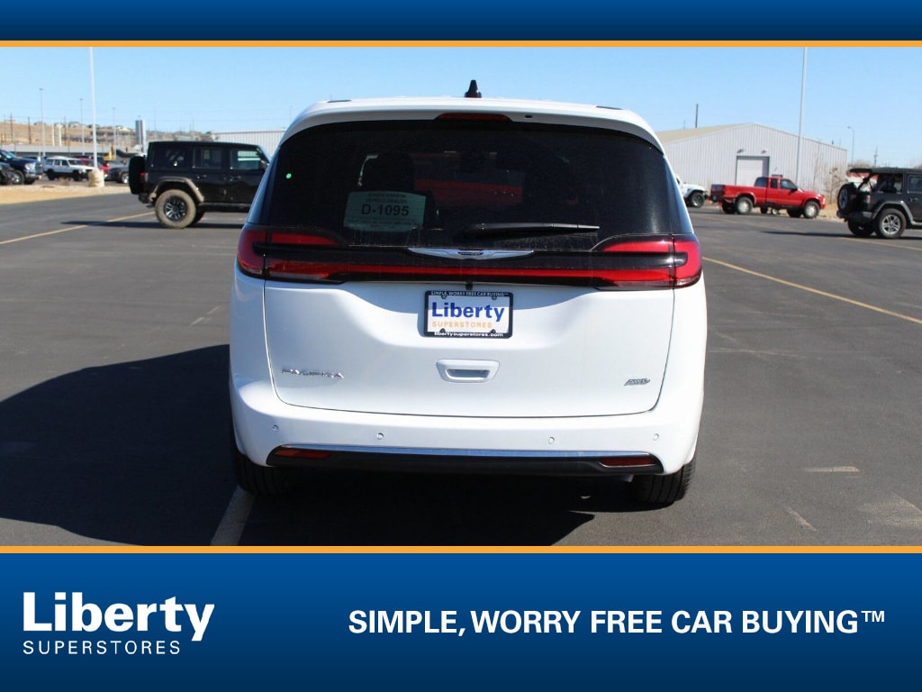 New 2026 Chrysler Pacifica Select AWD Passenger Van