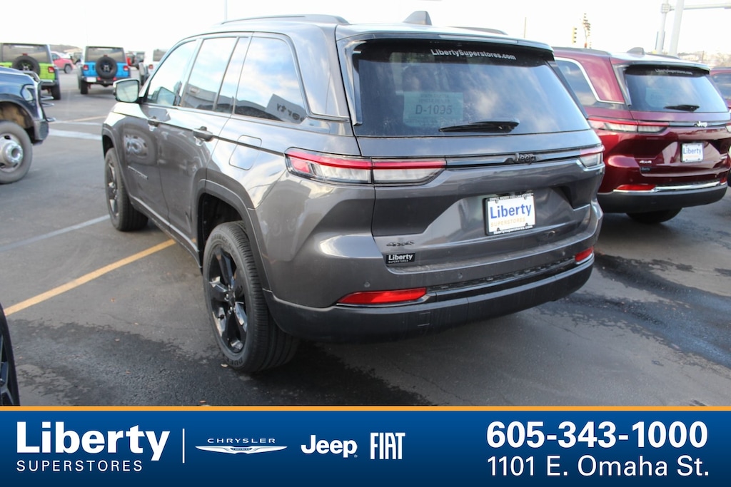 New 2025 Jeep Grand Cherokee Laredo Sport Utility