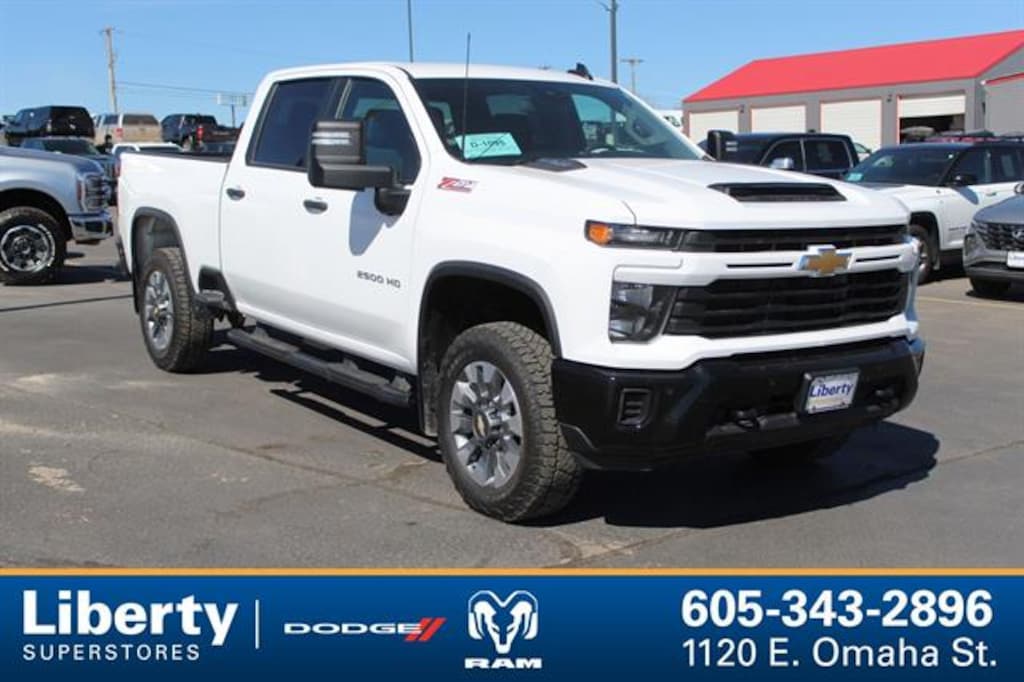 Used 2025 Chevrolet Silverado 2500HD Custom Truck Crew Cab
