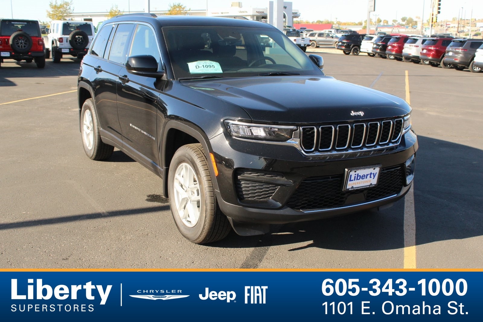 2025 Jeep Grand Cherokee Laredo's photo