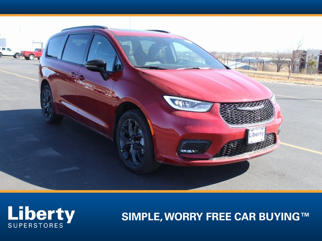 2026 Chrysler Pacifica Limited AWD's photo