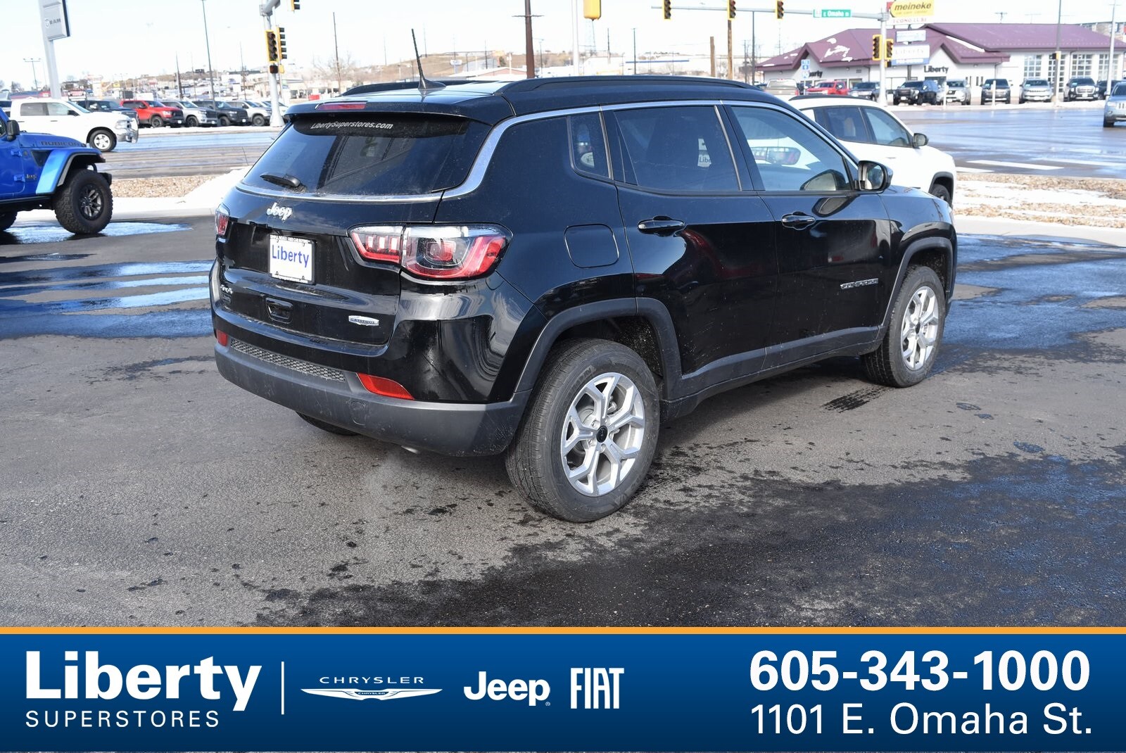 2025 Jeep Compass Latitude Sport photo 3