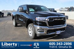 2026 Ram 1500 BIG HORN CREW CAB 4X4 5'7 BOX Pickup