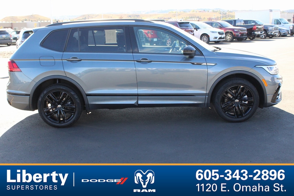 Used 2022 Volkswagen Tiguan 2.0T SE R-Line Black SUV