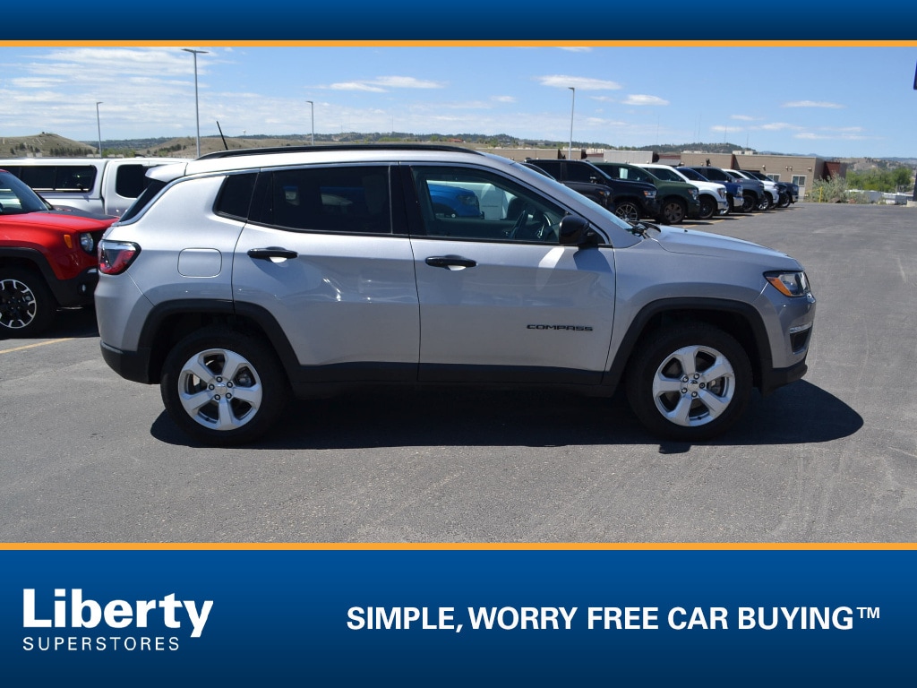 Used 2019 Jeep Compass Latitude with VIN 3C4NJDBB1KT629121 for sale in Rapid City, SD