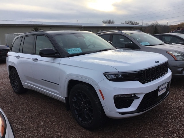 2025 Jeep Grand Cherokee Summit Reserve 4xe's photo