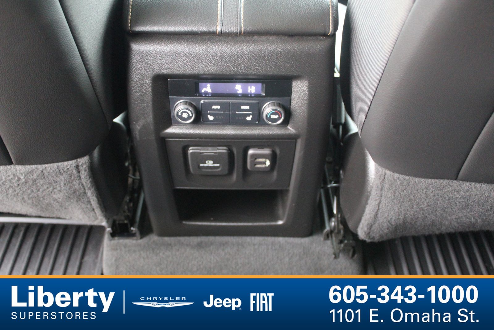 2021 Chevrolet Traverse Premier - Photo 21