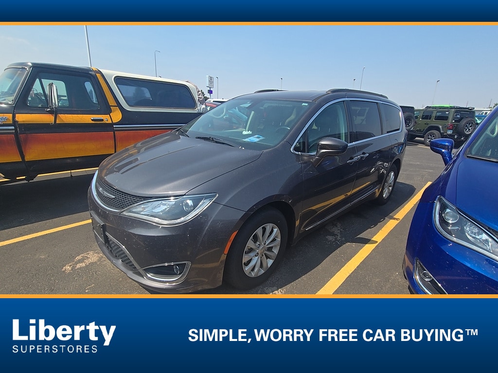 Used 2017 Chrysler Pacifica Touring-L Van