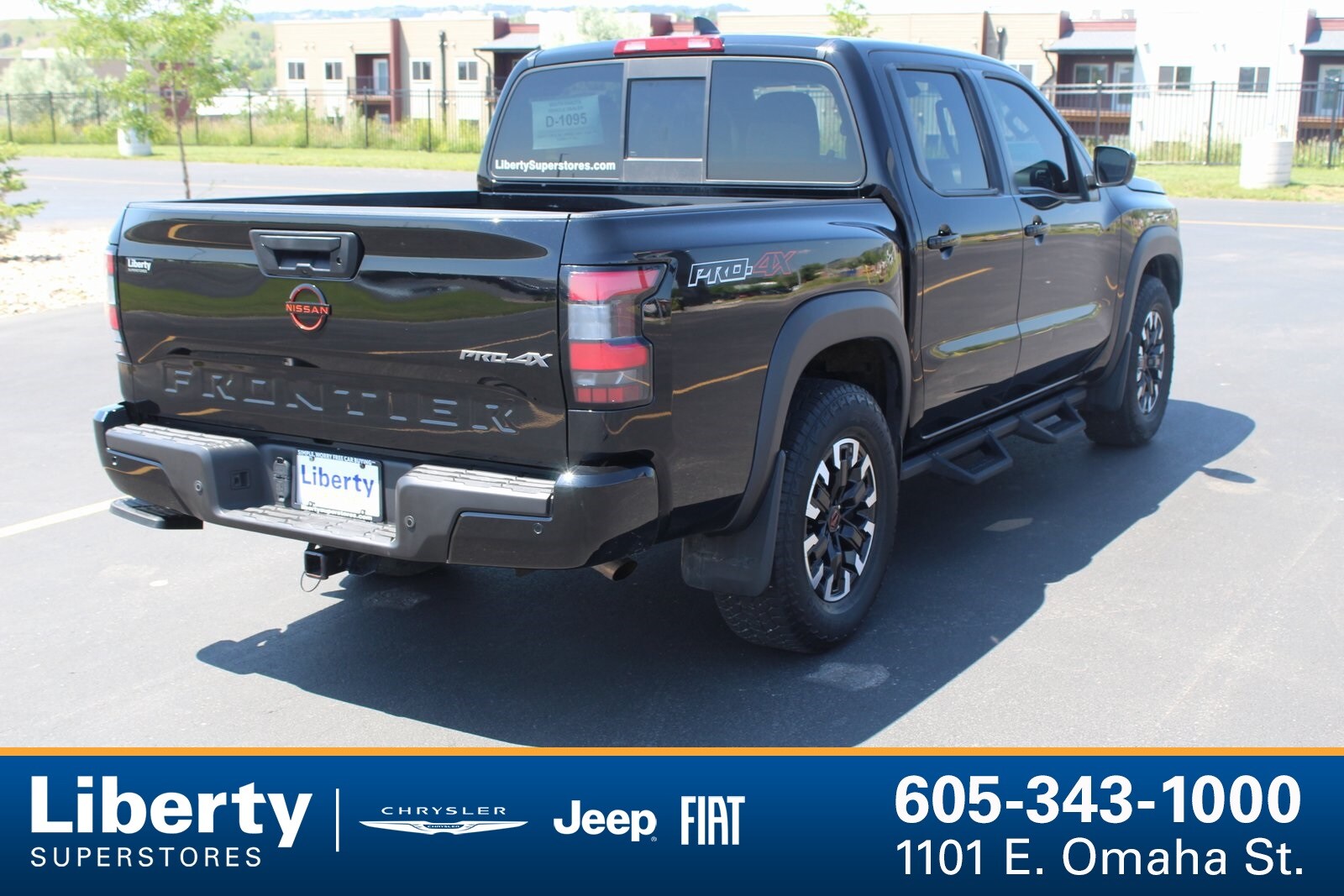 2022 Nissan Frontier PRO-4X photo 3
