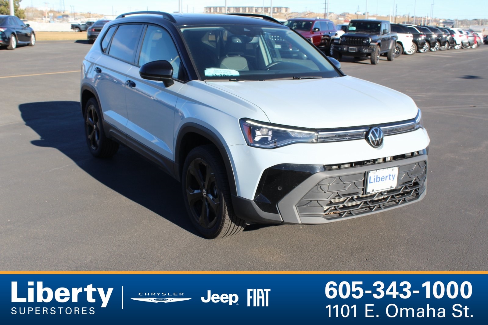 2025 Volkswagen Taos SE Black's photo