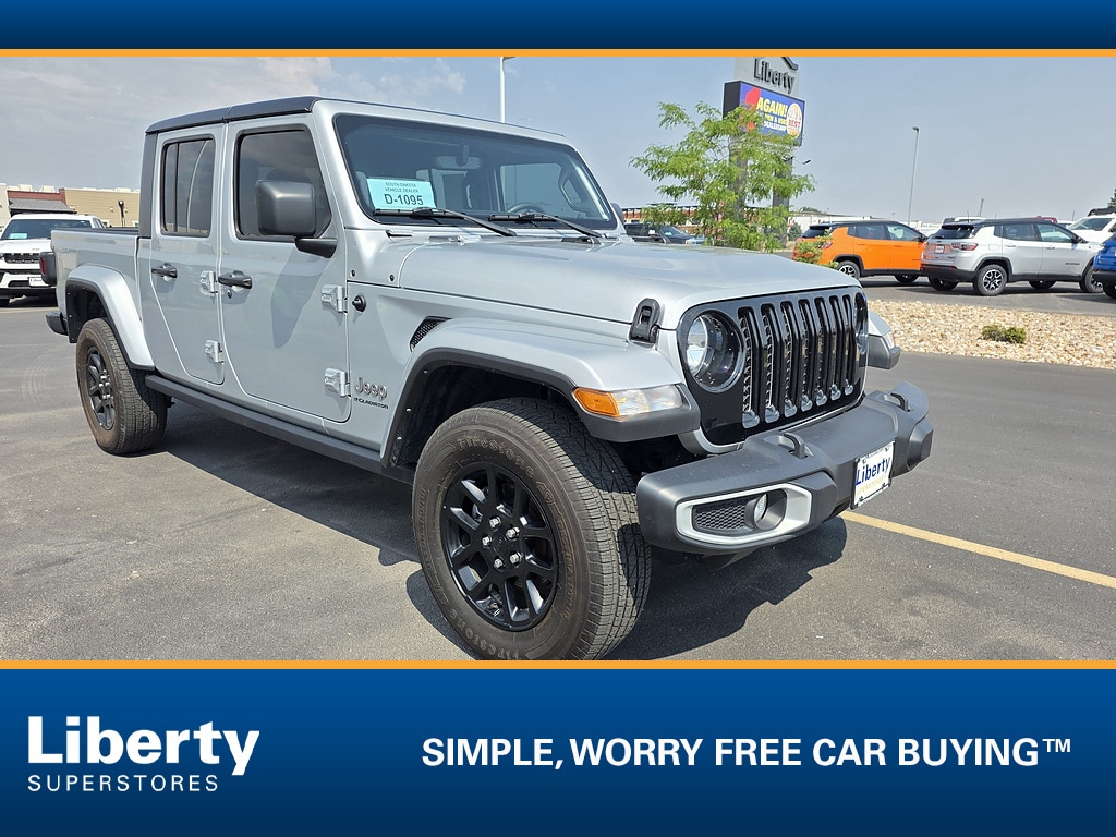 Used 2023 Jeep Gladiator Overland Truck Crew Cab
