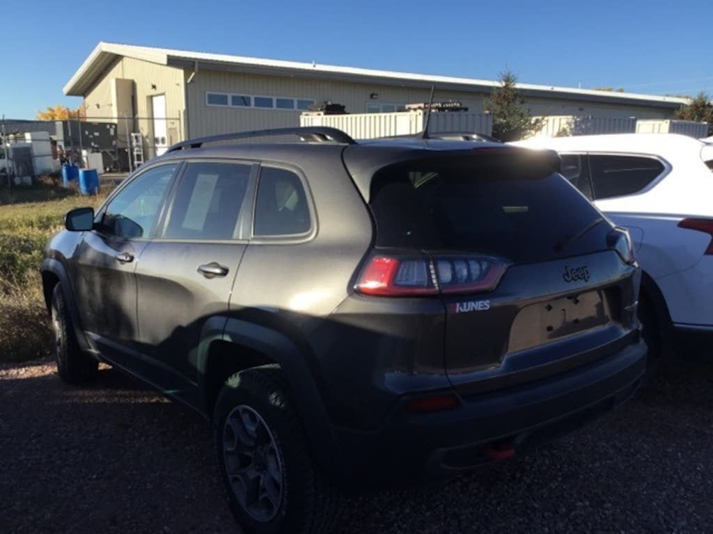 Used 2022 Jeep Cherokee Trailhawk SUV