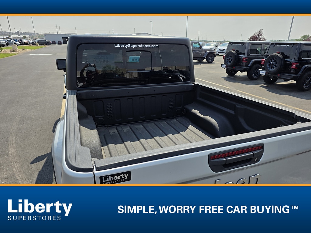Used 2023 Jeep Gladiator Overland Truck Crew Cab