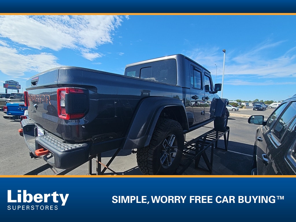 Used 2025 Jeep Gladiator Mojave Truck Crew Cab