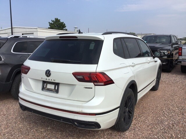 2022 Volkswagen Tiguan SE R-Line Black photo 2