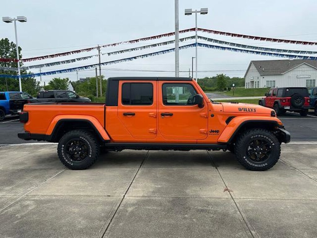 New 2025 Jeep Gladiator Sport Truck Crew Cab