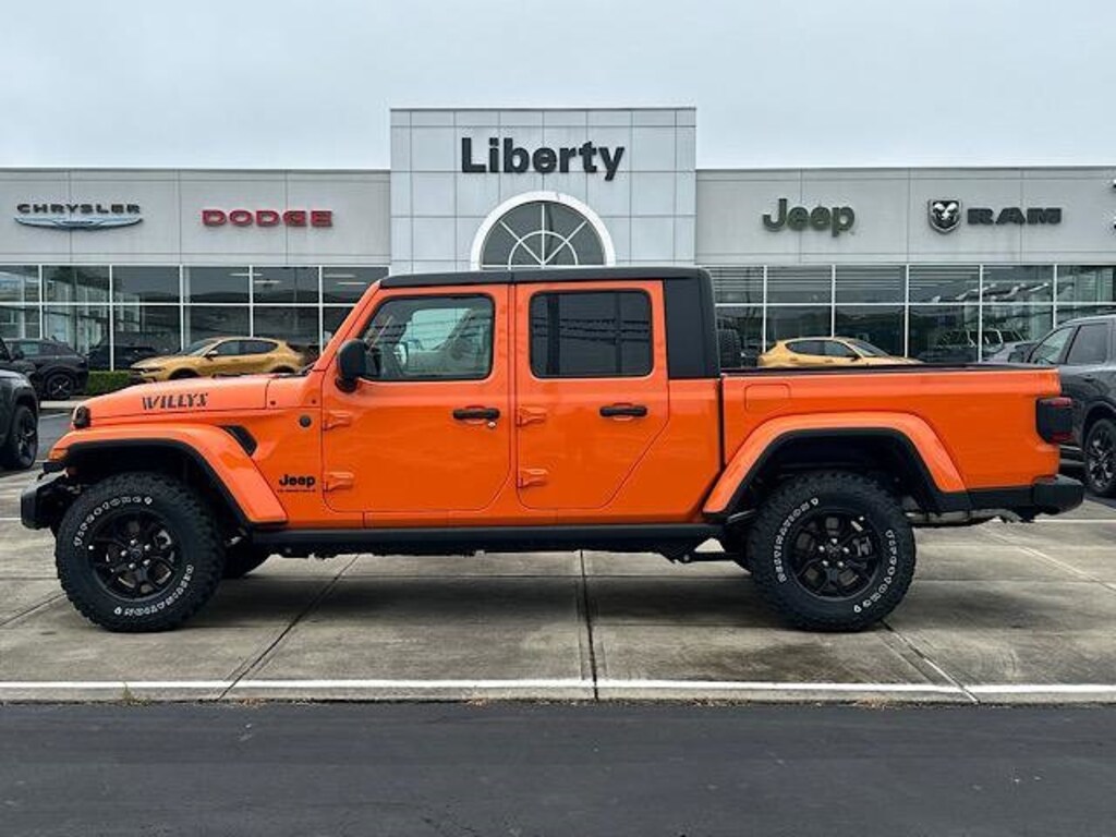 New 2025 Jeep Gladiator Sport Truck Crew Cab