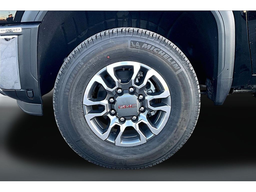 2025 GMC Sierra 2500HD SLT - Photo 13