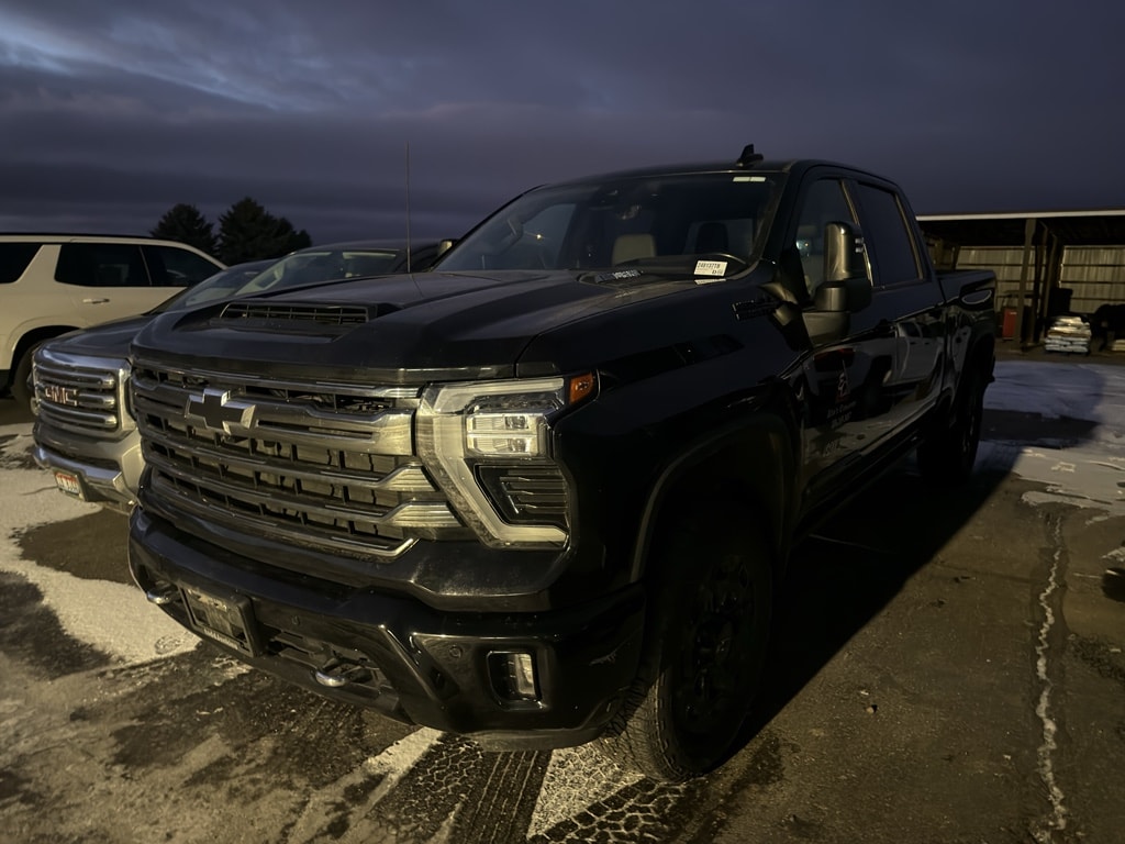 2024 Chevrolet Silverado 3500HD High Country's photo