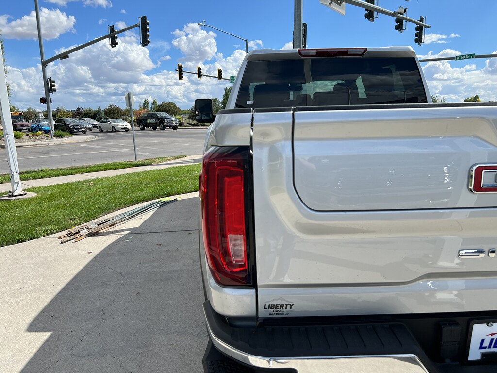 2023 Gmc Sierra 3500 HD SLT photo 4