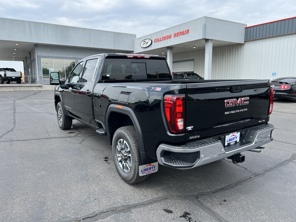 2025 Gmc Sierra 2500 HD SLE photo 3