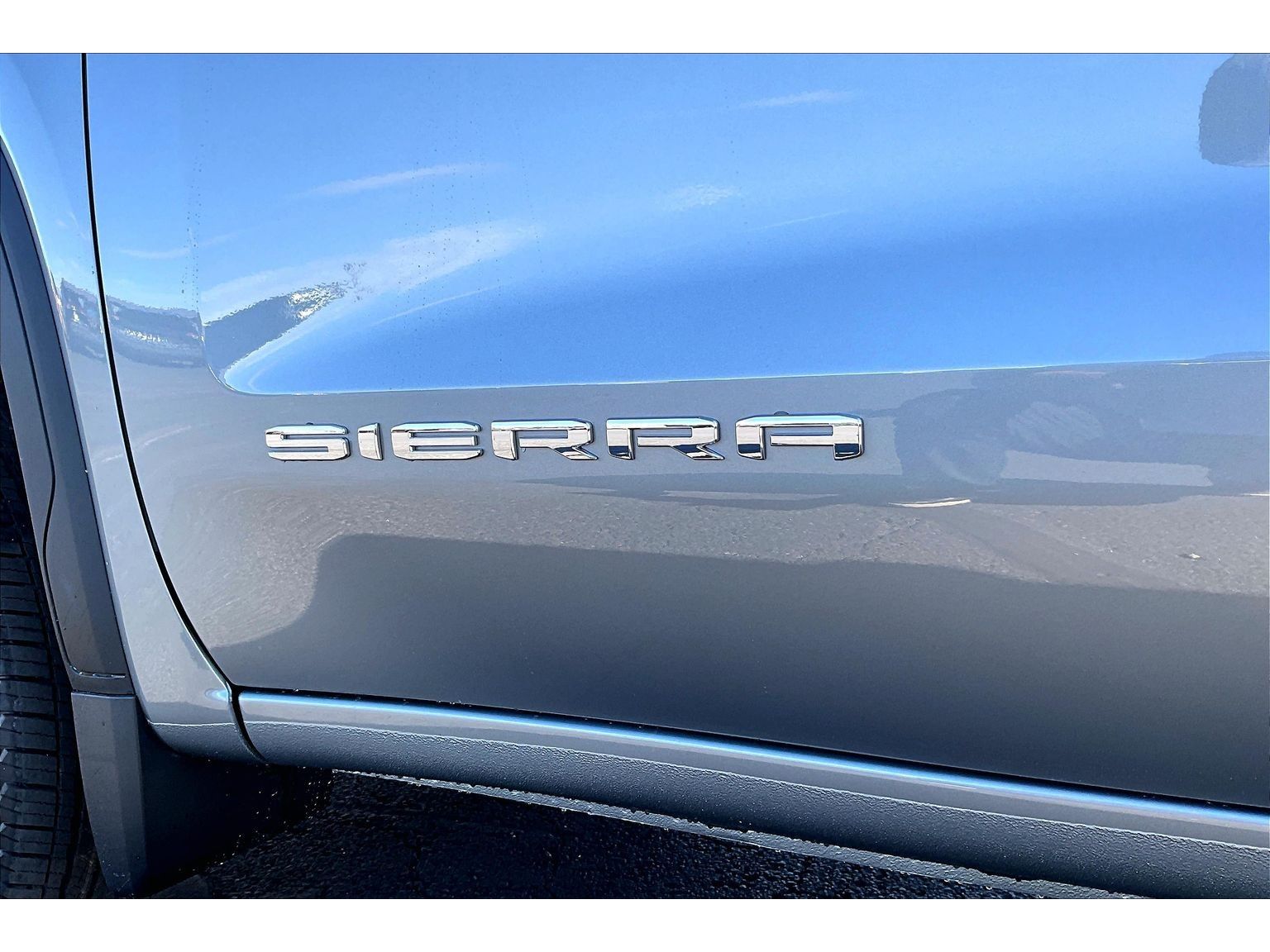 2026 GMC Sierra 1500 SLT - Photo 9