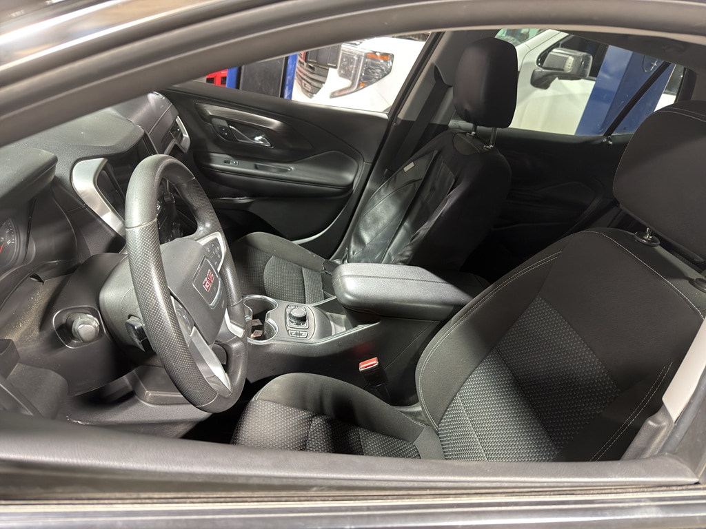 Used 2022 GMC Terrain SLE SUV