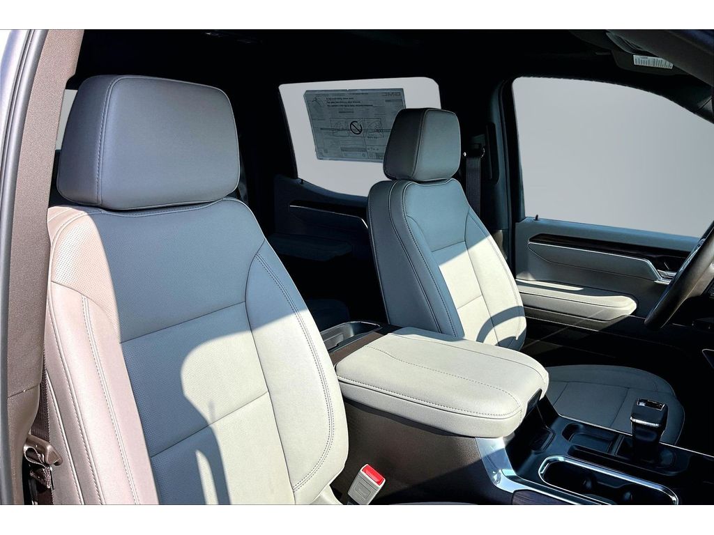 2026 GMC Sierra 1500 SLT - Photo 10