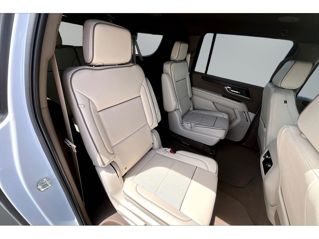 2026 GMC Yukon XL Denali - Photo 9