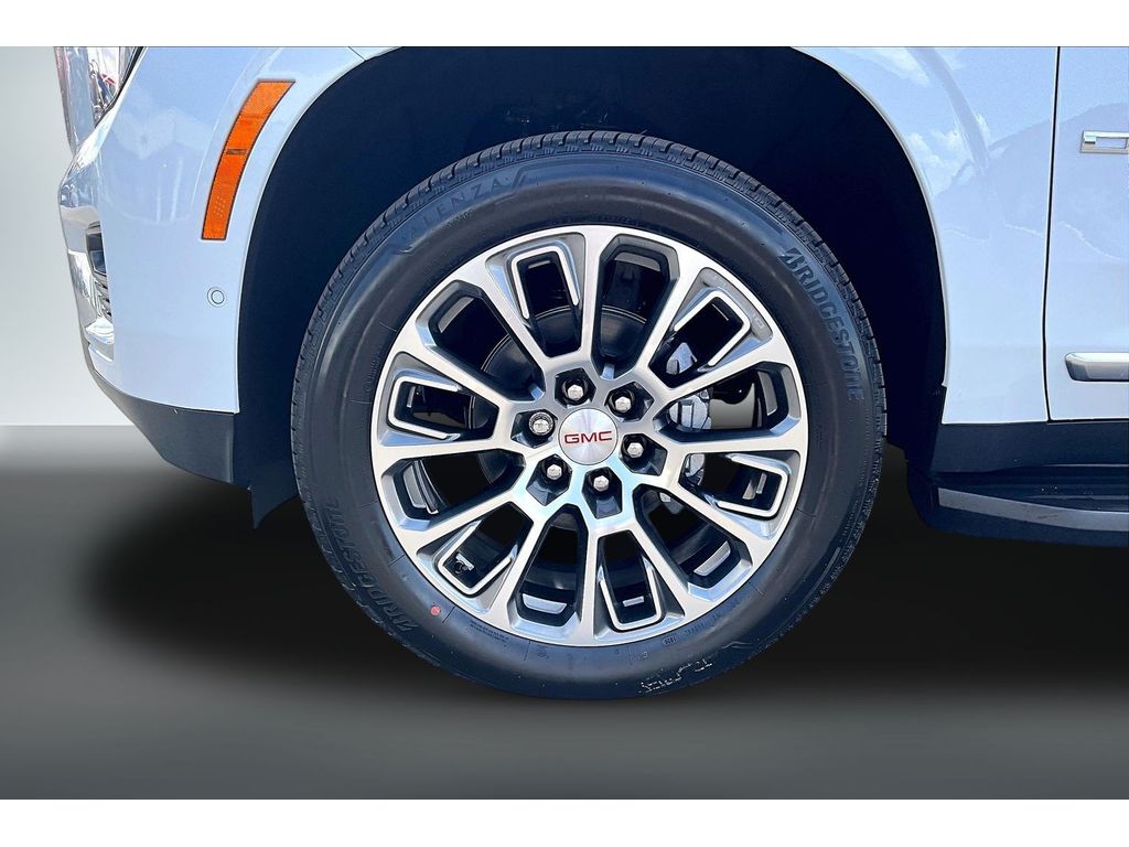 2026 GMC Yukon XL Denali - Photo 11