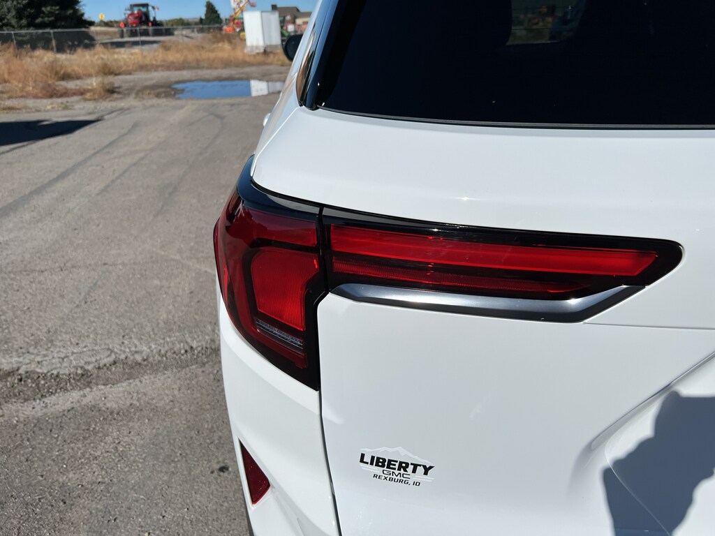 2026 Gmc Terrain AT4 photo 3